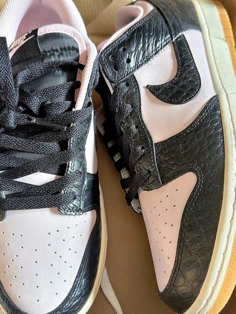 Nike Dunk Low Retro LTD "Black Platinum Violet Croc" Pink & Black US 8.5
